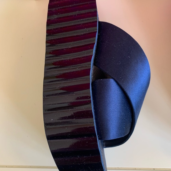 TORY BURCH SCALLOP WEDGE PLATFORM SANDALS SIZE 5 - Picture 6 of 15